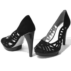 Gorgeous Nine West black suede size 7 1/2